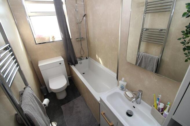 4 bed Terraced for sale Image 10