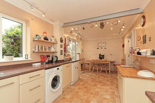 Fin-Kitchen_2.jpg