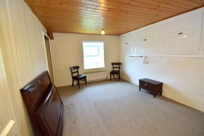 Bedroom 1.JPG