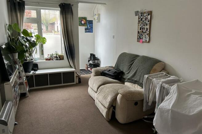 creedy bedroom 2.JPG