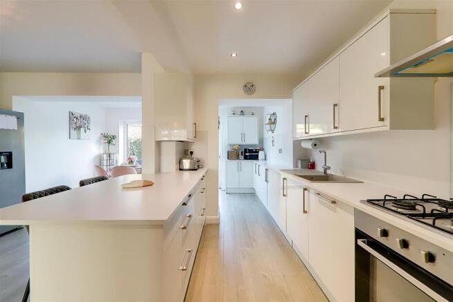 Clarendon Road, Worthing photo 5