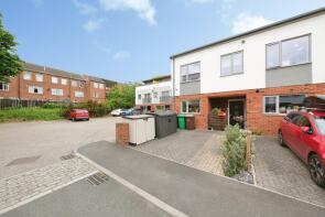 8, Tasmania Close, Nottingham NG2 2GA