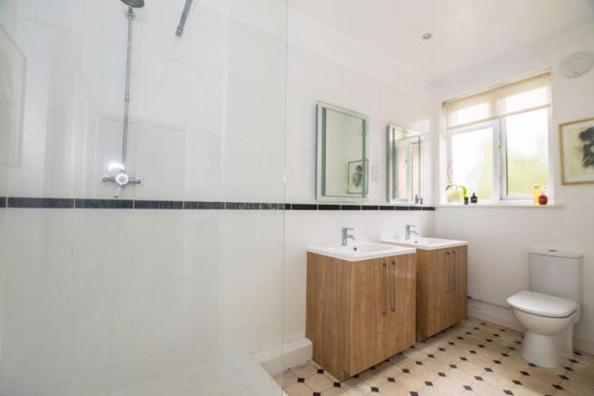 Ensuite
