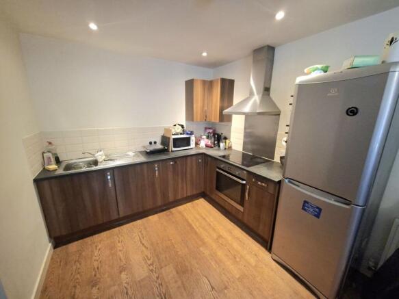 KITCHEN/LIVING ROOM
