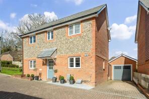 16, Acorn Drive, Horndean, Waterlooville PO8 0RF