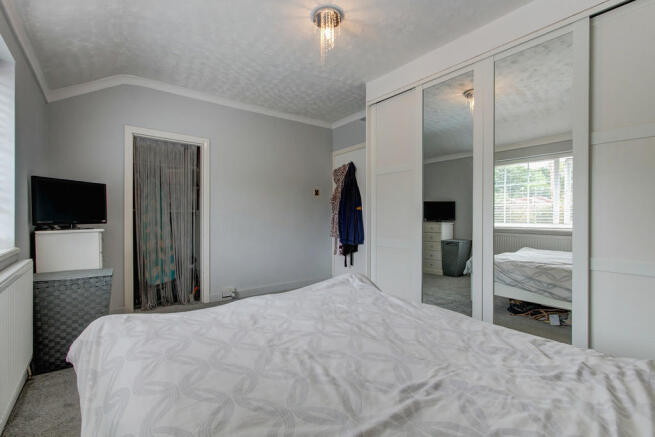 Master Bedroom - ...