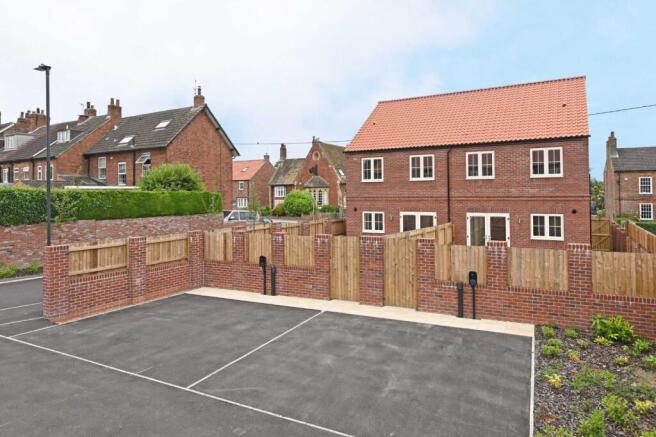 3 bed Semi-Detached to rent Image 12