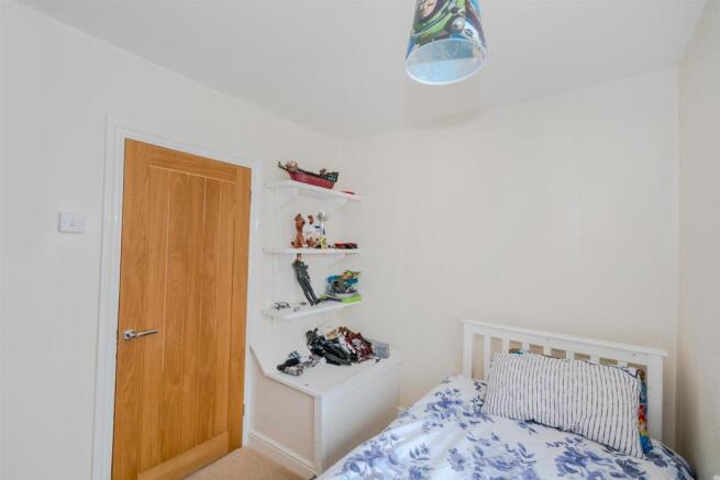 Green Rock Lane, Walsall, WS3 1NQ-16.jpg