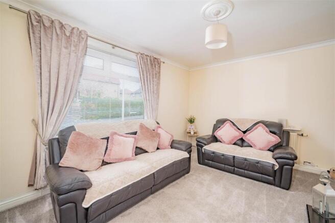 27 Lyndhurst Avenue Dundee-1.jpg