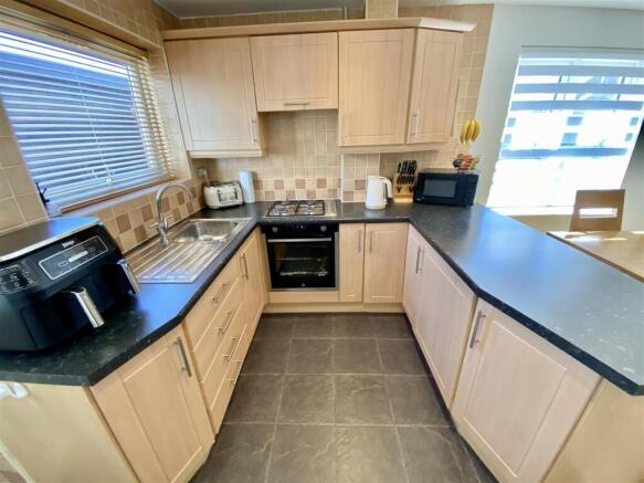 3 bed Detached Bungalow for sale Image 5