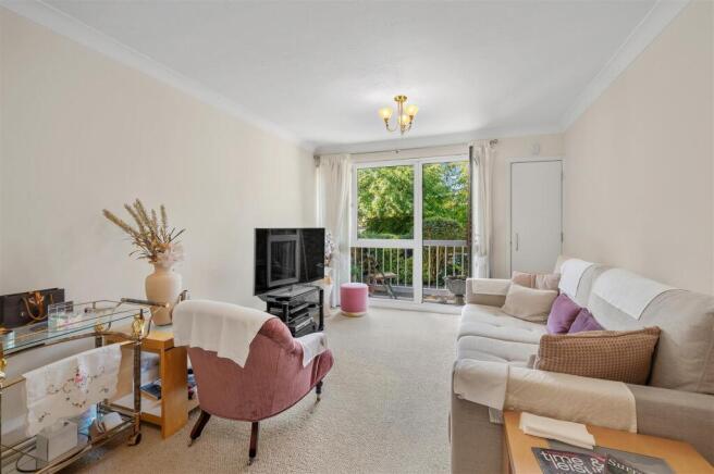 Flat 6 Warwick court-5.jpg
