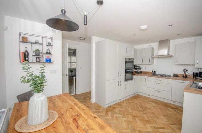 Kitchen-diner pic 2.jpg