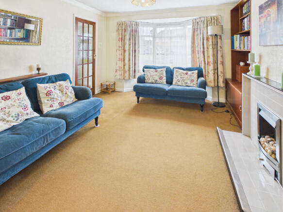 Ravensbourne Drive, Woodley, RG5 photo 4