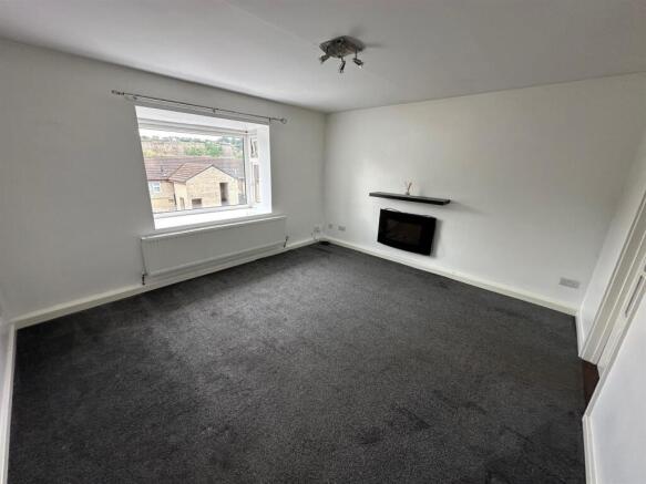 1 bed Apartment to rent Image 12