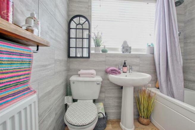 BATHROOM/W.C.