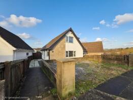 28, Heol Cleddau, Waunarlwydd, Swansea SA5 4QF