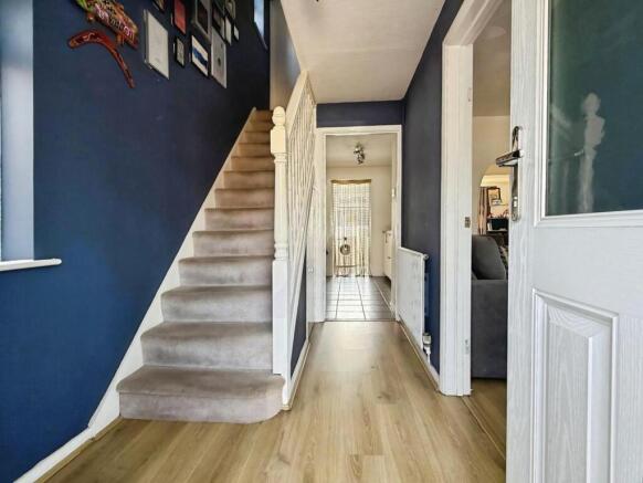 ae67c8d6-Hallway.jpeg