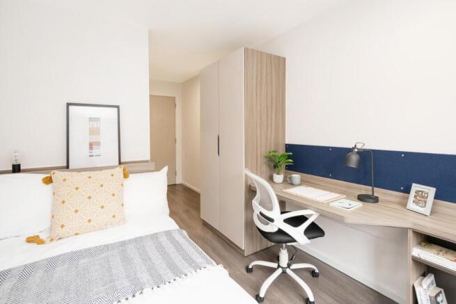 Studio to rent Image 11