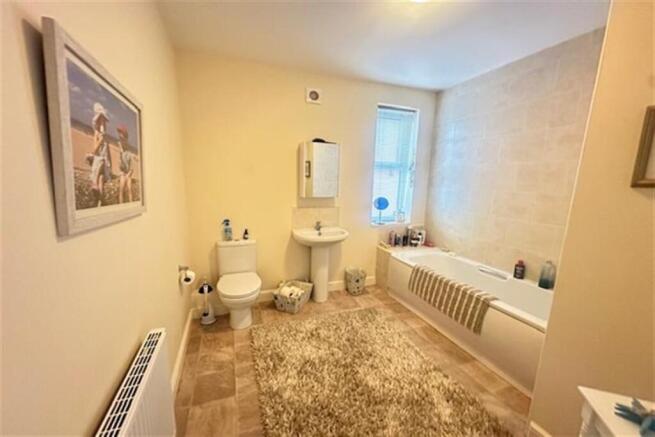2 bed Flat for sale Image 8