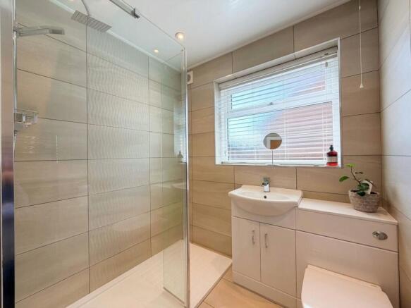 3 bed Semi-Detached for sale Image 6
