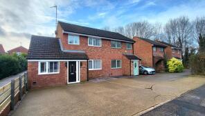 102, Hedgelands, Werrington, Peterborough PE4 5AD