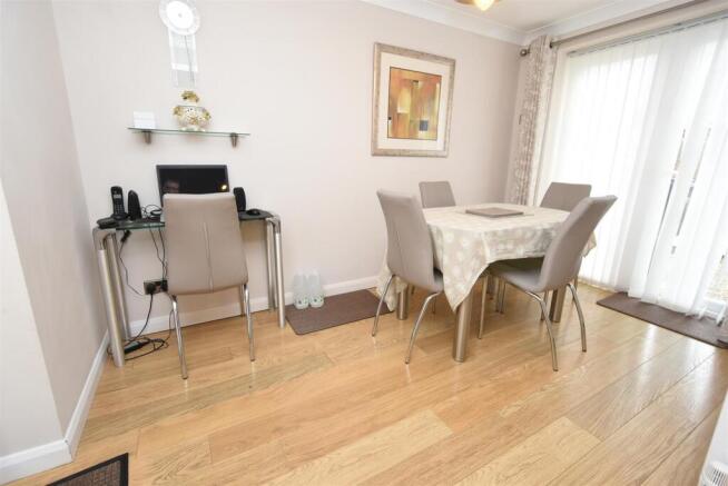 listing_711399_0004_26899f70.jpg