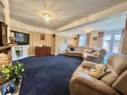 Keats Avenue, Romford, RM3
