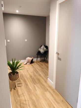 2 bed Apartment to rent Image 4