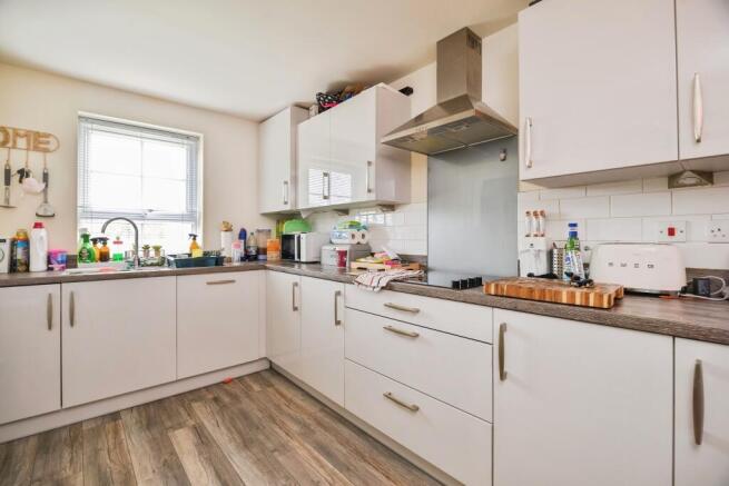 4 bed Semi-Detached for sale Image 8