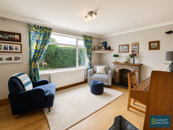 5 bed Detached for sale Image 6