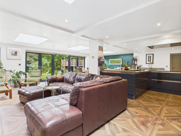 Main Kitchen / Living Area