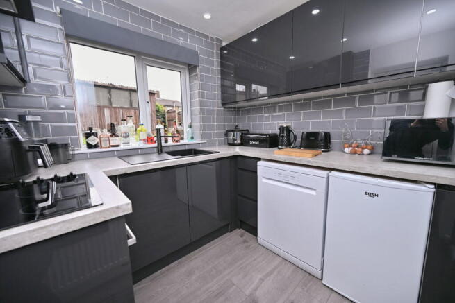 3 bed Semi-Detached for sale Image 4