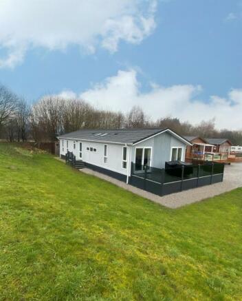 2 bed Park Home for sale Image 8