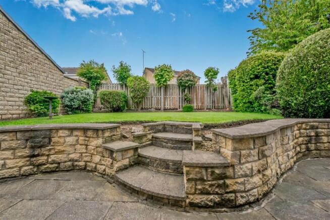 4 bed Detached for sale Image 6