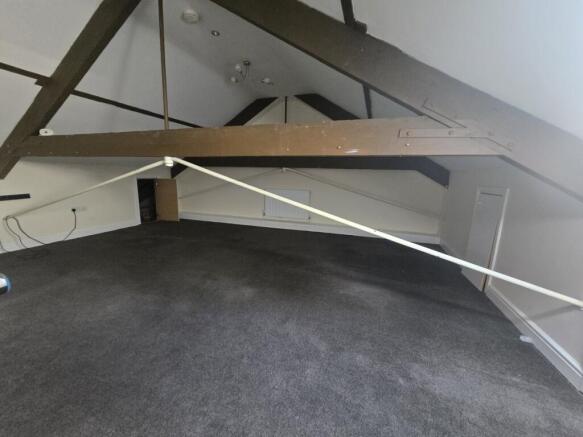 3 bed Apartment to rent Image 6