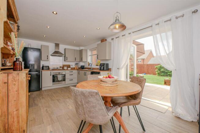 Kitchen/Dining Room