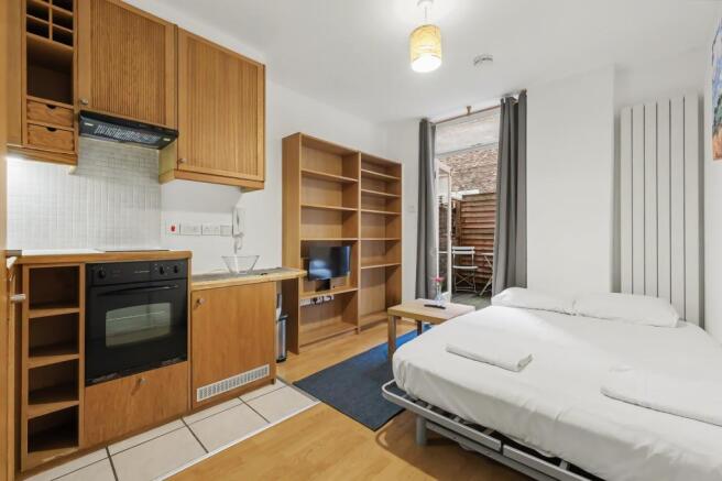 Studio to rent