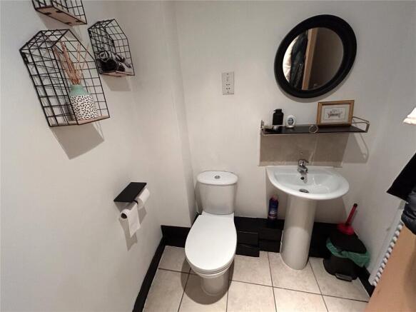 2 bed Apartment for sale Image 5