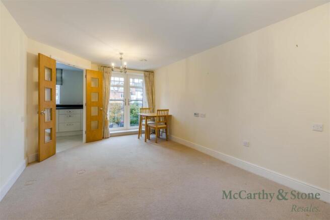 8707574-interior07.jpg