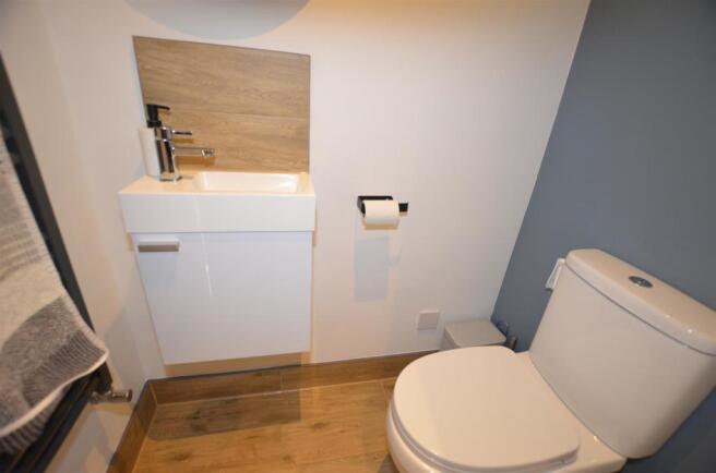 Guests Cloak Room/WC