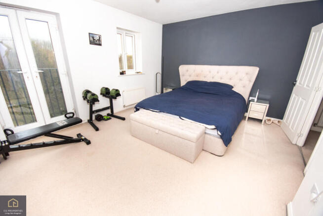 4 bed Semi-Detached for sale Image 6