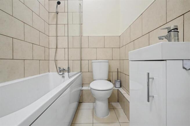 Bathroom 1_2.jpeg