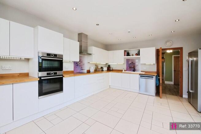 3 bed Detached Bungalow for sale Image 7