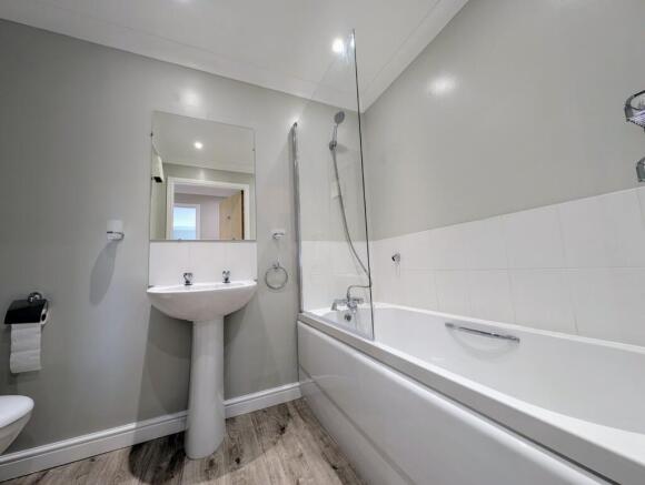 2 bed Flat to rent Image 6