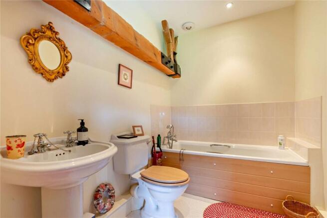 11 bed House for sale Image 12
