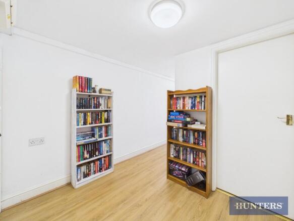 2 bed Flat for sale Image 11