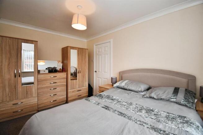 3 bed Semi-Detached for sale Image 9