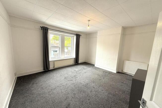 2 bed House to rent Image 5