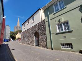 Flat 5, Tudor House, Tudor Square, Tenby SA70 7AJ