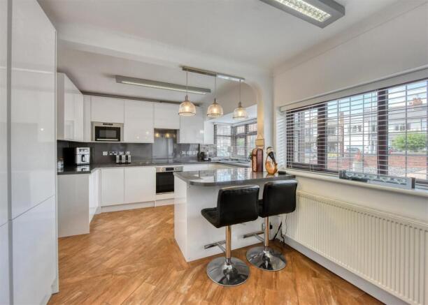 51 Sedgley Road-Kitchen (4).jpg